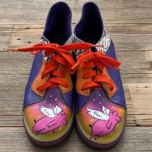 Soletech Hand Painted Leather. Flying Pigs. M7/W8.